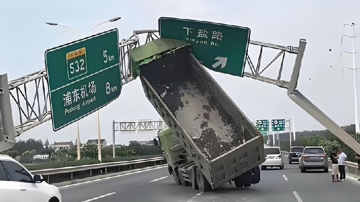 道路超高车辆碰撞预报警系统，守护交通设施，营造安全行车环境！