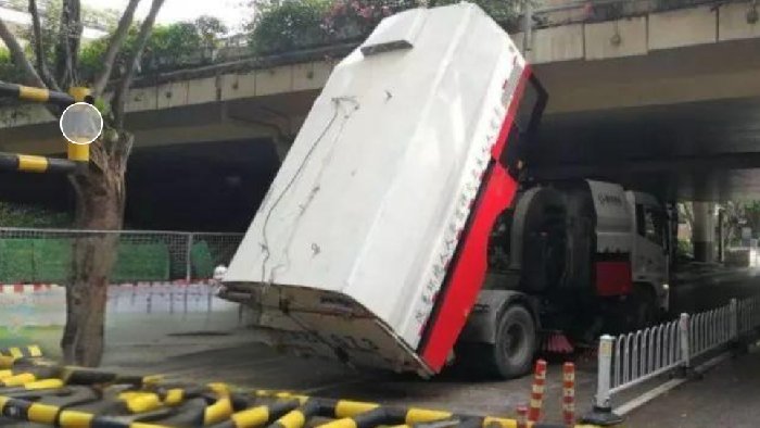 铁跨公立交桥涵防碰撞报警系统——超高平面激光雷达助力交通安全