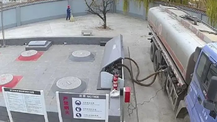 加油站小范围区域微波雷达，实时监测入侵行为，避免偷盗破坏事件