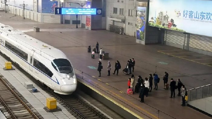 铁路站台防止乘客越过安全黄线，采用地埋式电子围栏，效果如何？