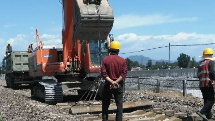 铁路智慧工地建设，采用多种安全防护设备，实现施工的全面管理！