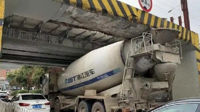 超高车辆碰撞预报警系统，采用激光雷达探测手段，保障交通安全！