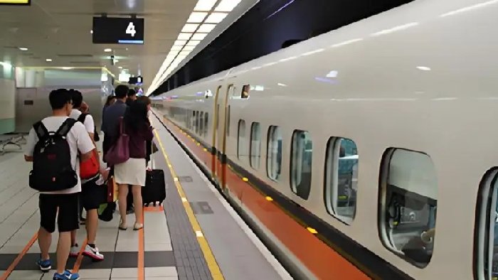 铁路站台潜藏危险，越线防护激光探测系统，为铁路安全筑起防线！