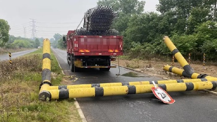 铁跨公立交桥涵及限高架，如何防止被超高货车碰撞？采用激光雷达