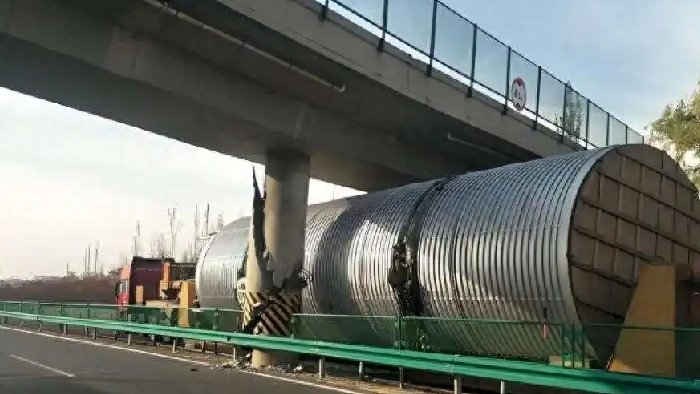 铁跨公立交桥涵及限高防护架碰撞报警系统，荣获诸多殊荣！