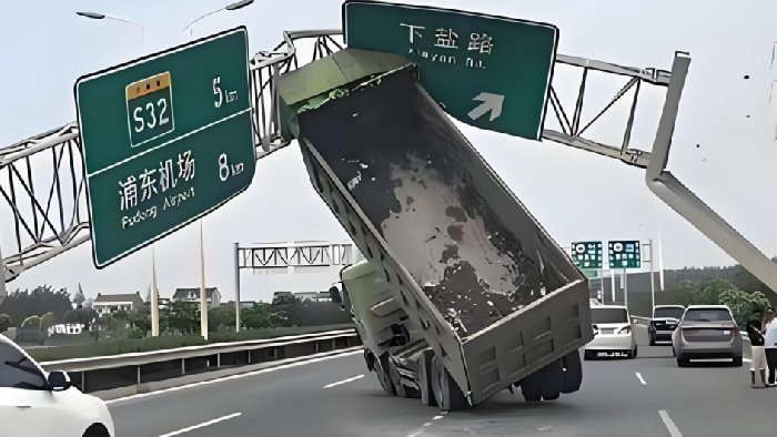 在城市道路中，如何防治超高货车碰撞限高设施？专家:超高探测器