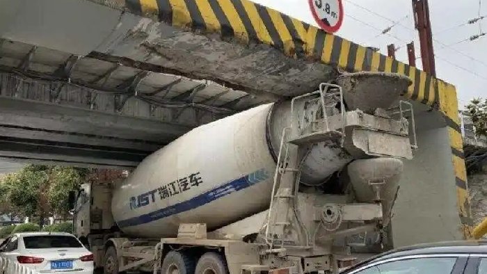 铁跨公立交桥涵及限高防护架碰撞报警模块，及时处理碰撞事故！