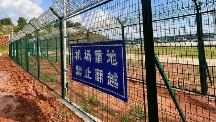 科技赋能安全防线，防区型振动光纤，感知振动防止翻越破坏入侵！