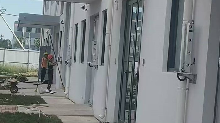激光入侵报警系统，可安装在小区和校园，防止翻墙入侵破坏行为！