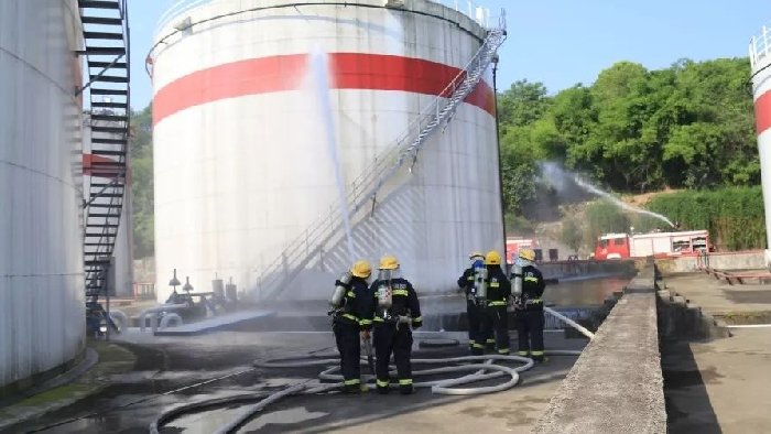 防爆激光入侵探测器，守护易燃易爆环境安全，避免不明人员入侵！