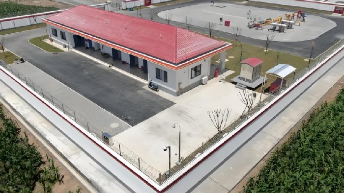 激光入侵探测器，为场站周界构筑防护屏障，守护能源动脉安全！