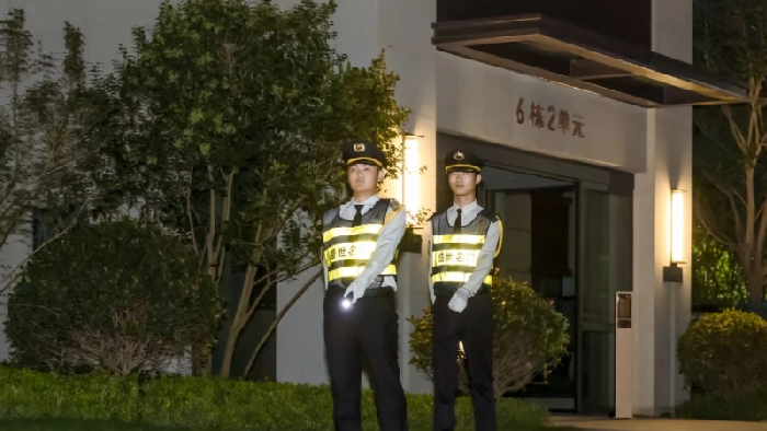 社区安全再升级：小区围墙装上电子围栏，防范入侵的“智慧哨兵”