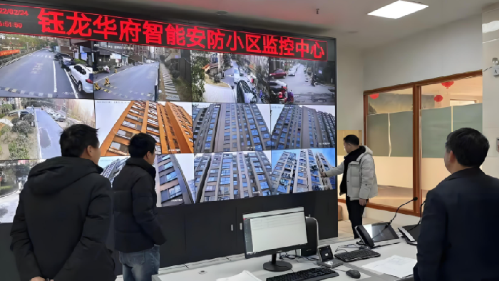 小区开始升级为智慧社区，布设脉冲电子围栏，守护围墙家园安全！