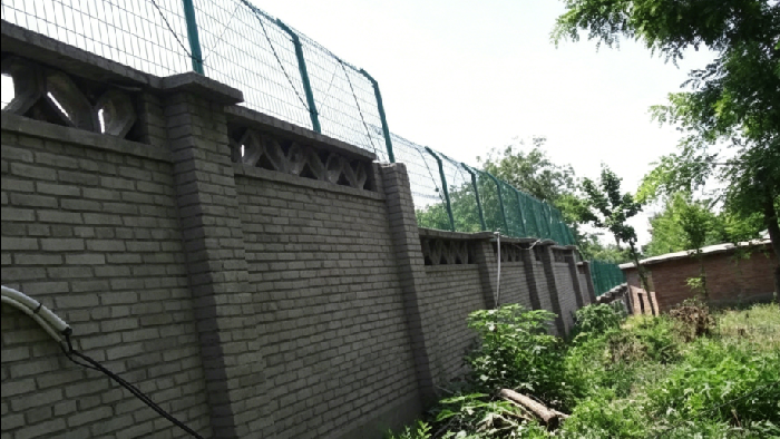<b>全天候周界防护新选择，张力电子围栏筑牢安全防线</b>